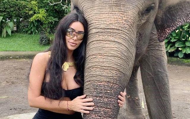 Nhung phat ngon, hanh dong khien Kim Kardashian bi chi trich du doi hinh anh