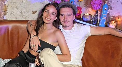 Ban gai lan dau xuat hien ben Brooklyn Beckham sau tin mang bau hinh anh