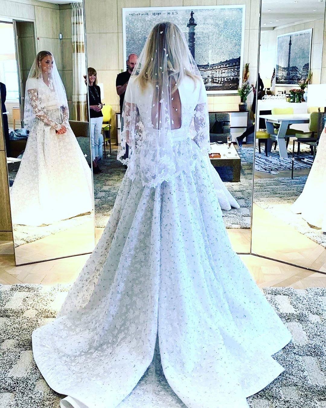 Váy cưới của Sophie Turner  ảnh 1 Vay cuoi cua Sophie Turner anh 1