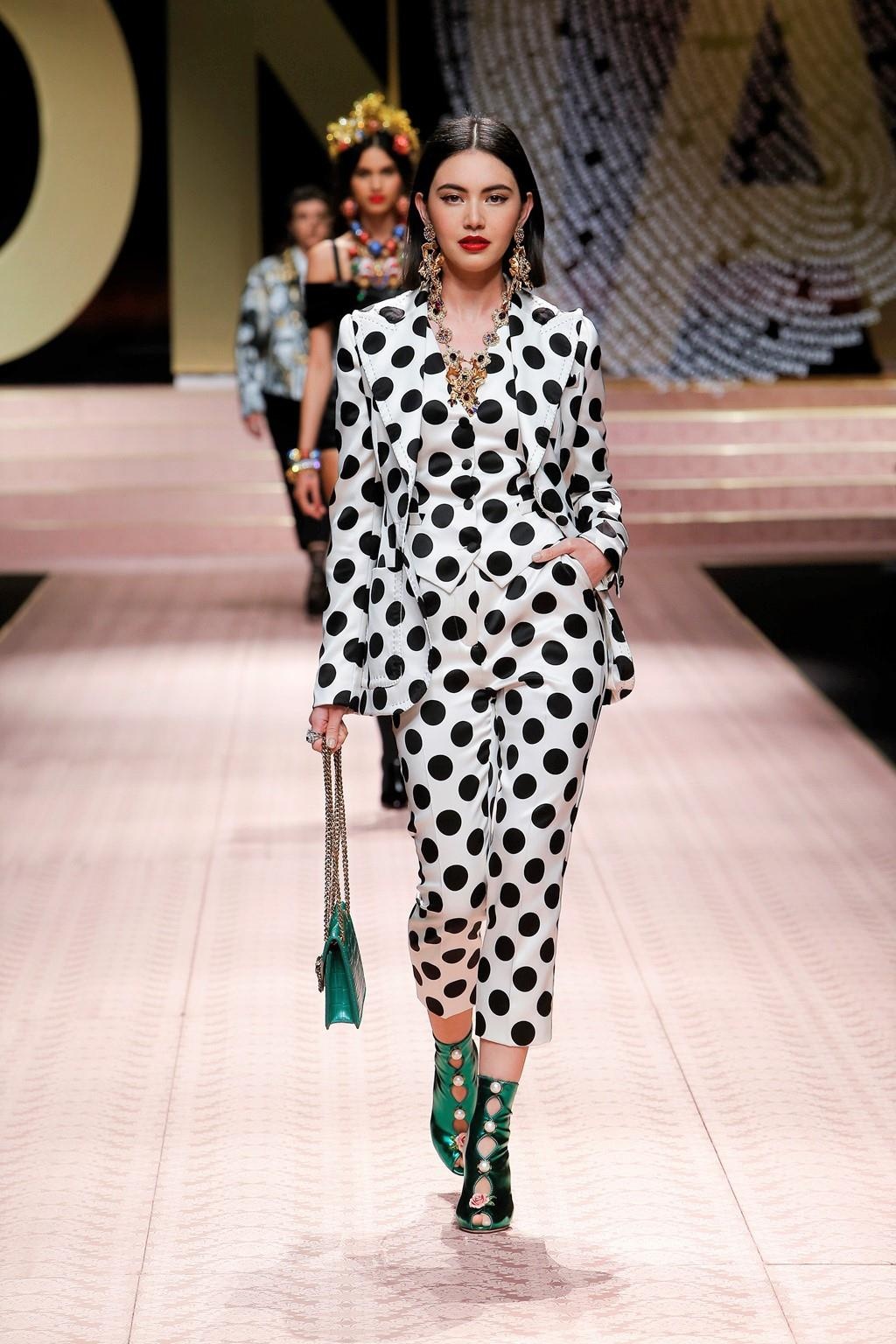 Dich Le Nhiet Ba dien thoi trang anh 4