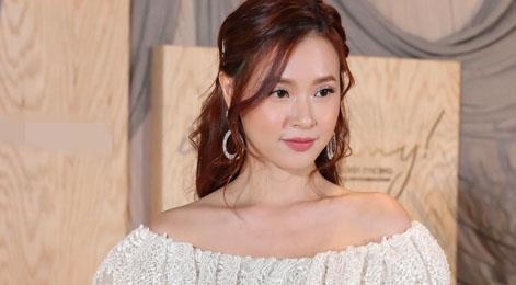 Midu nu tinh, Duc Phuc choi troi voi ao quet dat di xem show hinh anh