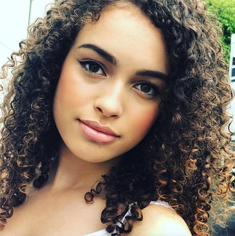 Cameron Boyce qua doi anh 7