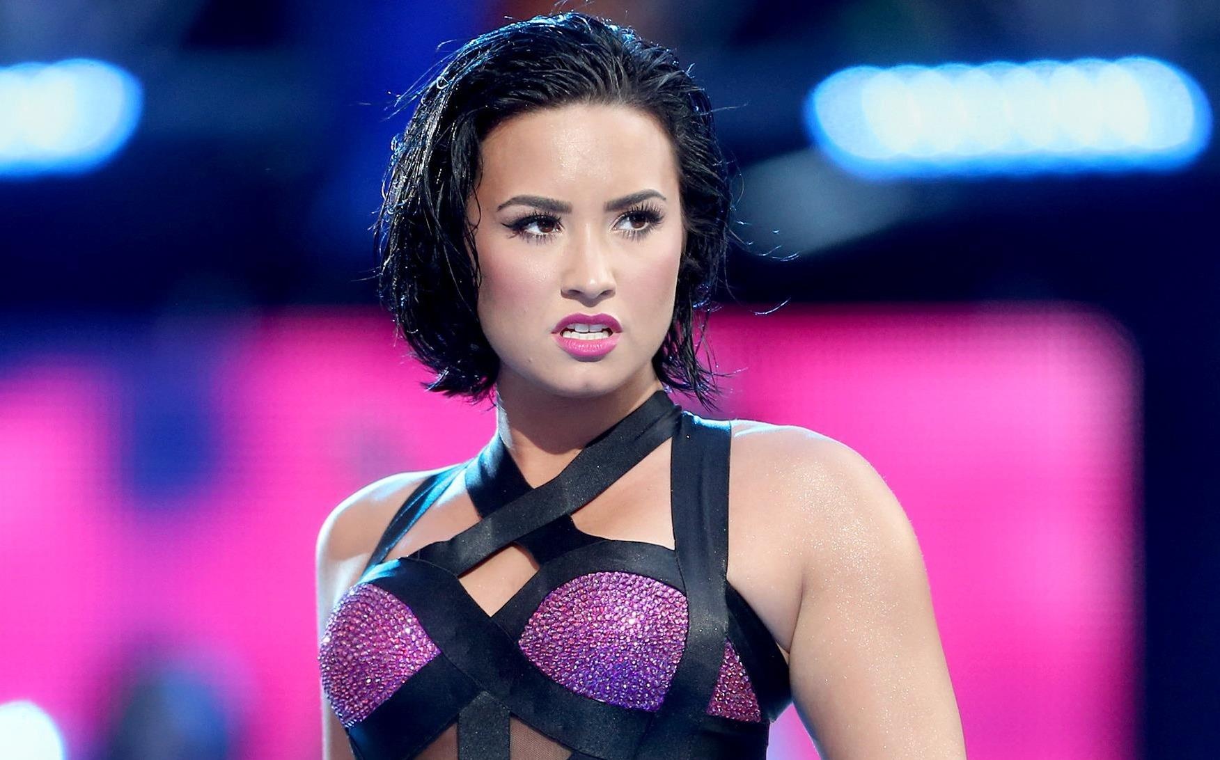 Demi Lovato con lai gi sau con nghien ruou va thoi san si? hinh anh
