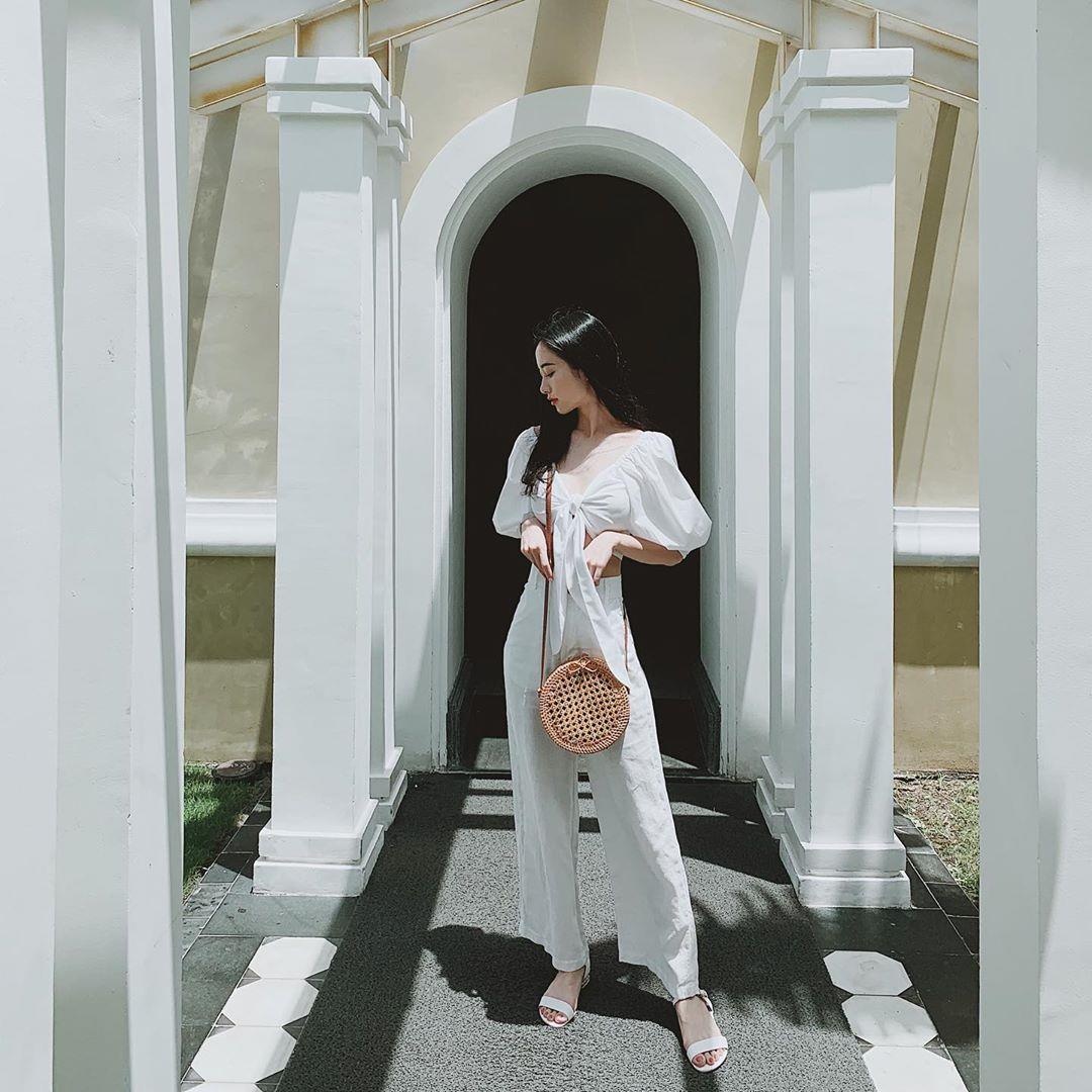 Jun Vu khoe nguc anh 8