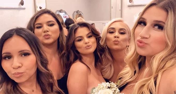 Selena Gomez khoe nguc anh 5