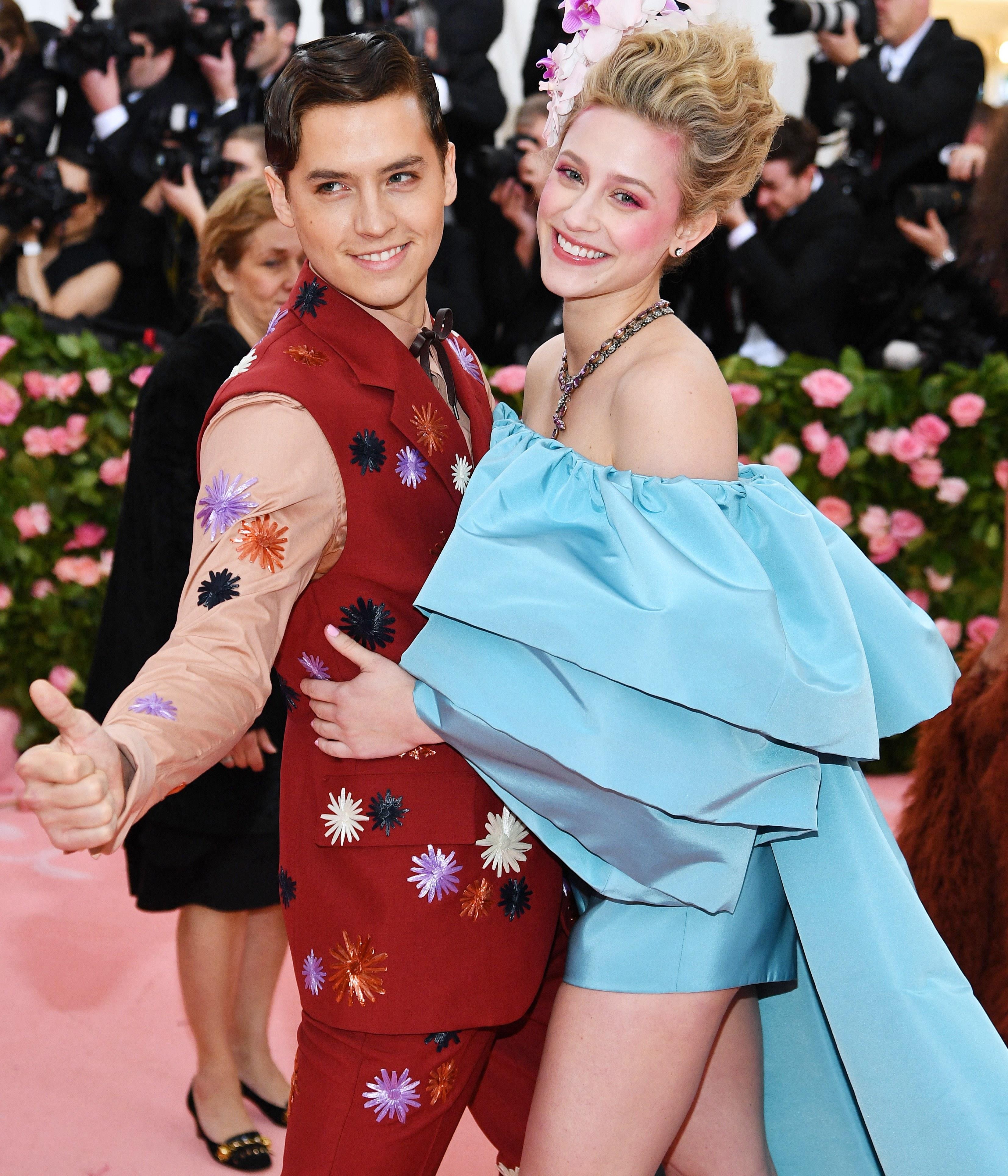 Cole Sprouse chia tay Lili Reinhart ảnh 2 Cole Sprouse chia tay Lili Reinhart anh 2