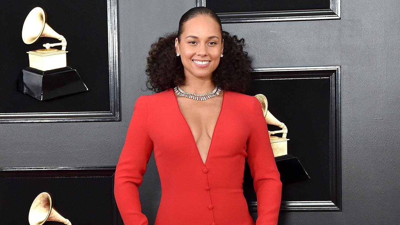 Katy Perry bi kien dao nhac anh 5