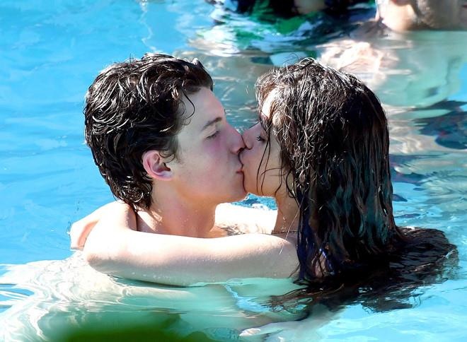 Lo bang chung Shawn Mendes hen ho Camila Cabello la chieu tro PR? hinh anh