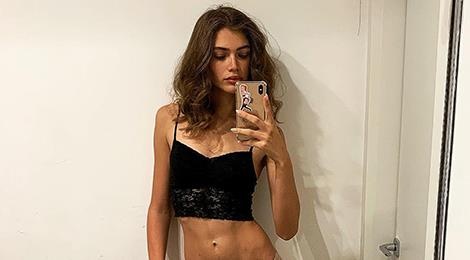 Ve quyen ru cua nguoi mau chuyen gioi dau tien o Victoria's Secret hinh anh