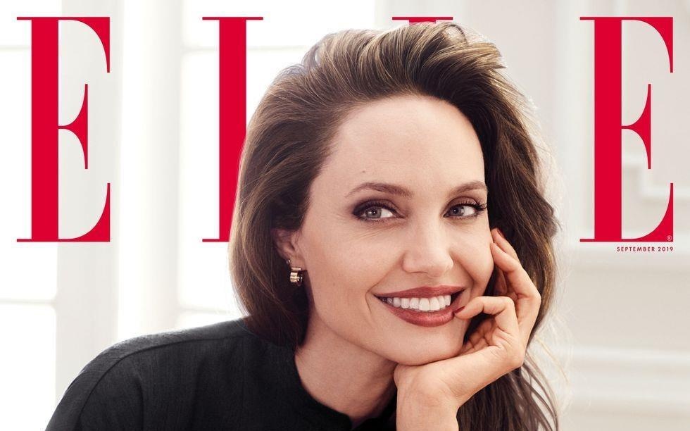Angelina Jolie khoe nhan sac man ma o tuoi 44 hinh anh