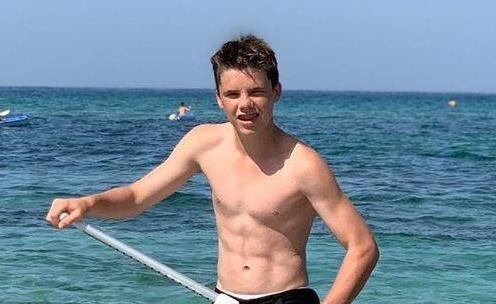 Quy tu cua David Beckham co co bung 6 mui o tuoi 14 hinh anh