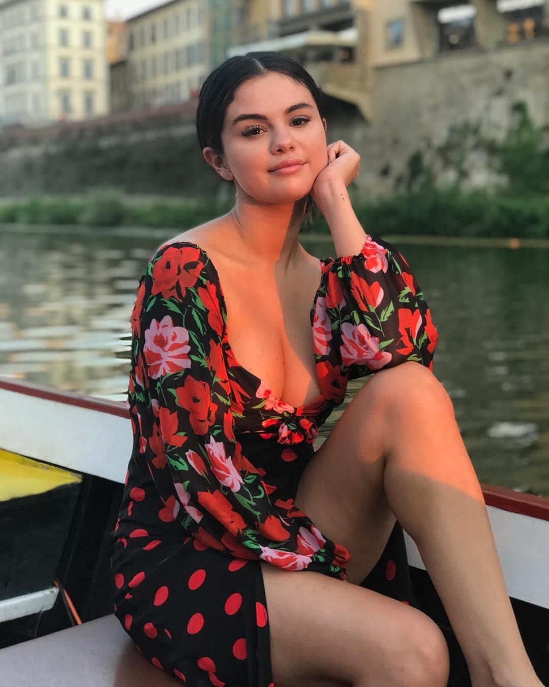 10 buc anh cua Selena Gomez anh 1