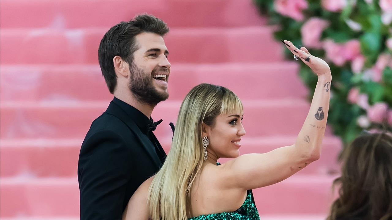 Miley Cyrus chia tay Liam Hemsworth anh 2