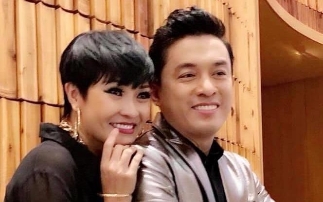 Lam Truong livestream hat 'Anh sang doi toi' va loat hit de doi hinh anh