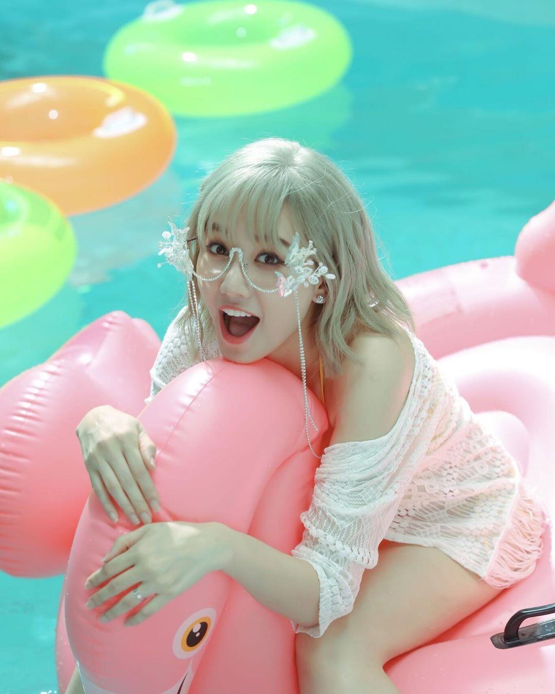 Ha Ho va Minh Hang tre trung anh 13