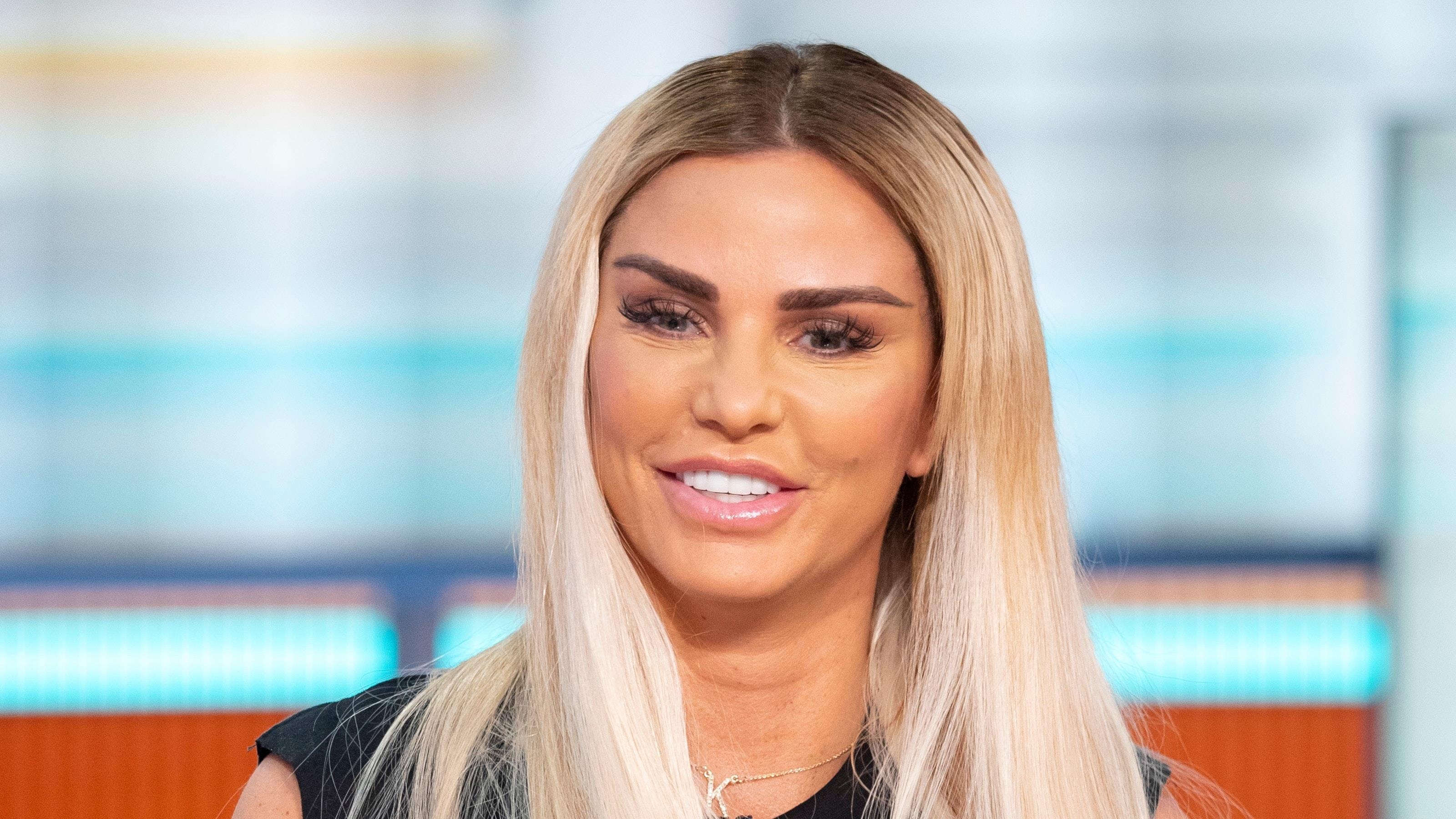 Katie Price phau thuat tham my anh 4
