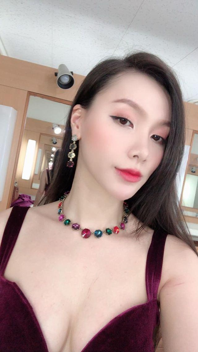 MC Hoang Linh nong bong anh 6