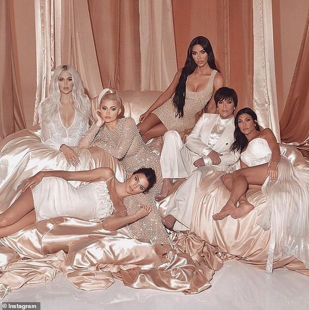 Kim Kardashian photoshop quá đà ảnh 2 Kim Kardashian photoshop qua da anh 2