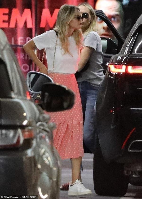 Liam Hemsworth ly hon Miley Cyrus anh 2