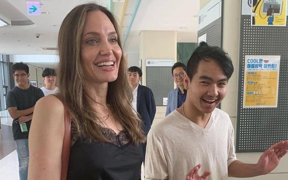 Angelina Jolie co khong khoc khi dua Maddox di nhap hoc o Han hinh anh