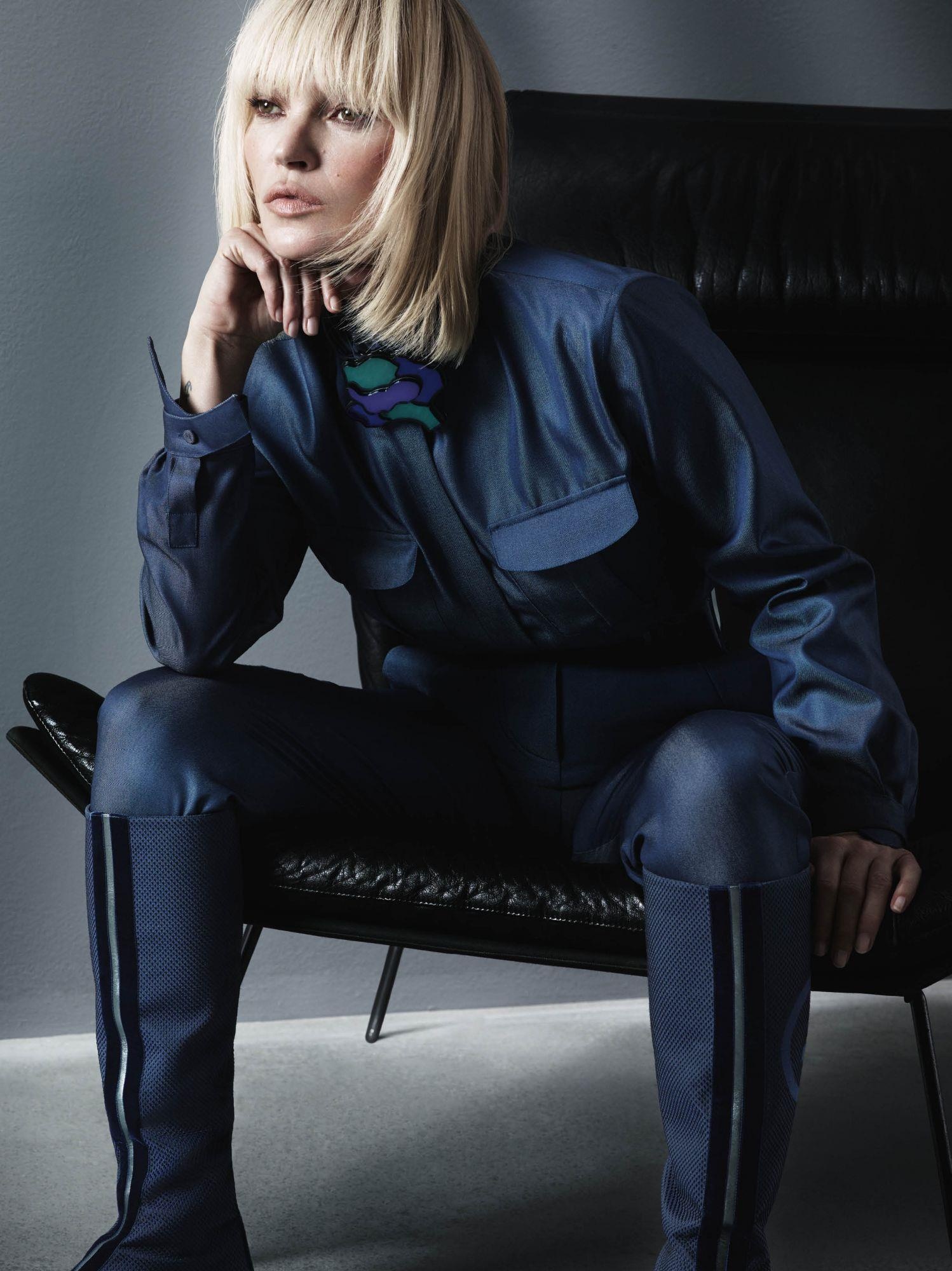 Kate Moss khoe dang voi bikini anh 6