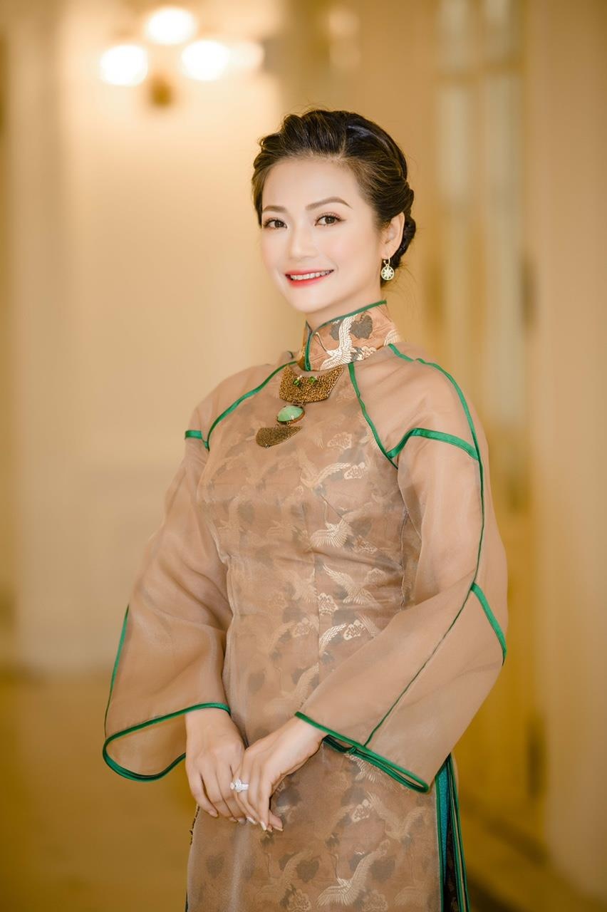 Kieu Anh nhan danh hieu NSUT anh 4