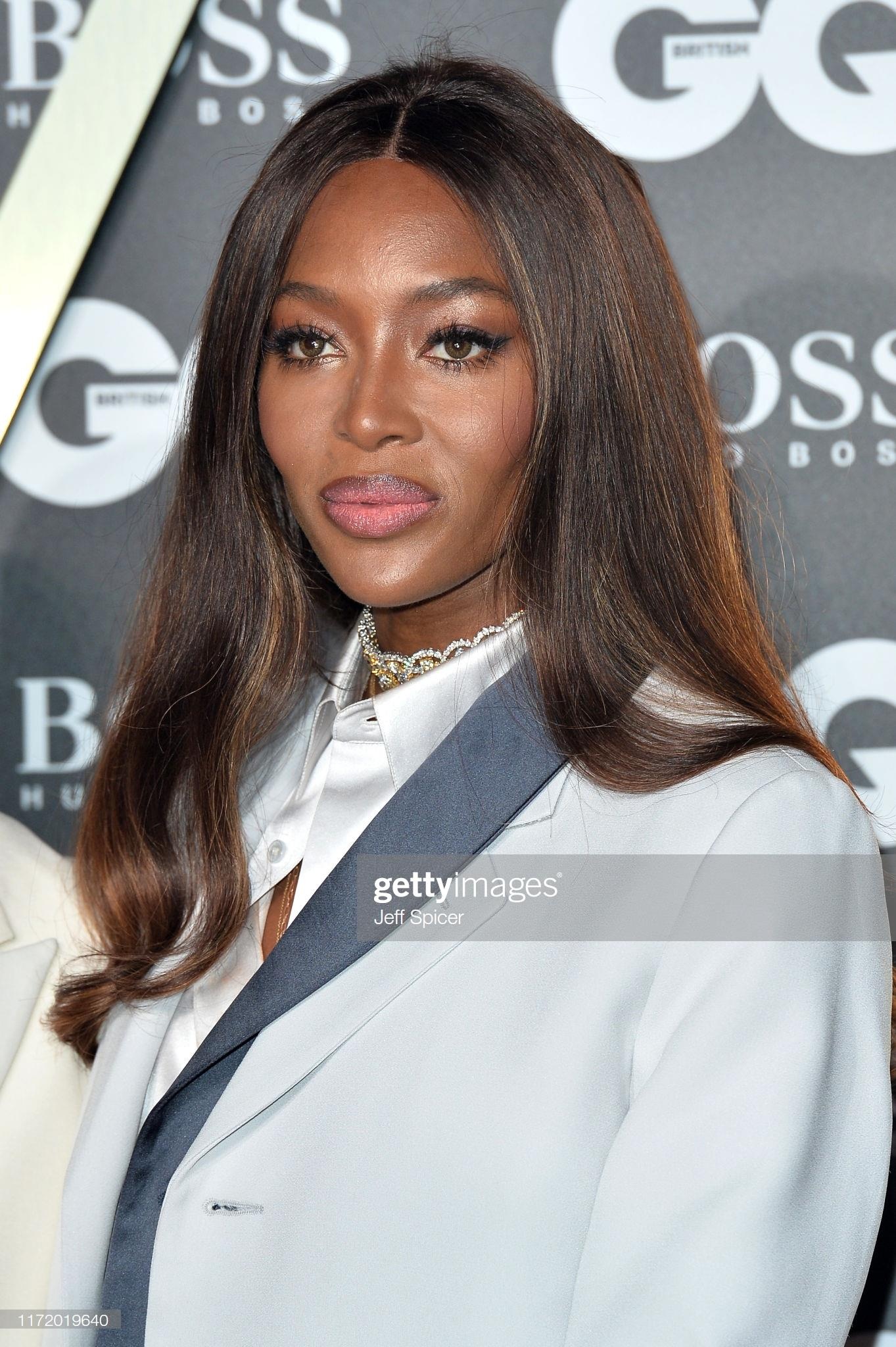 gia dinh David Beckham tren tham do 2019 anh 14