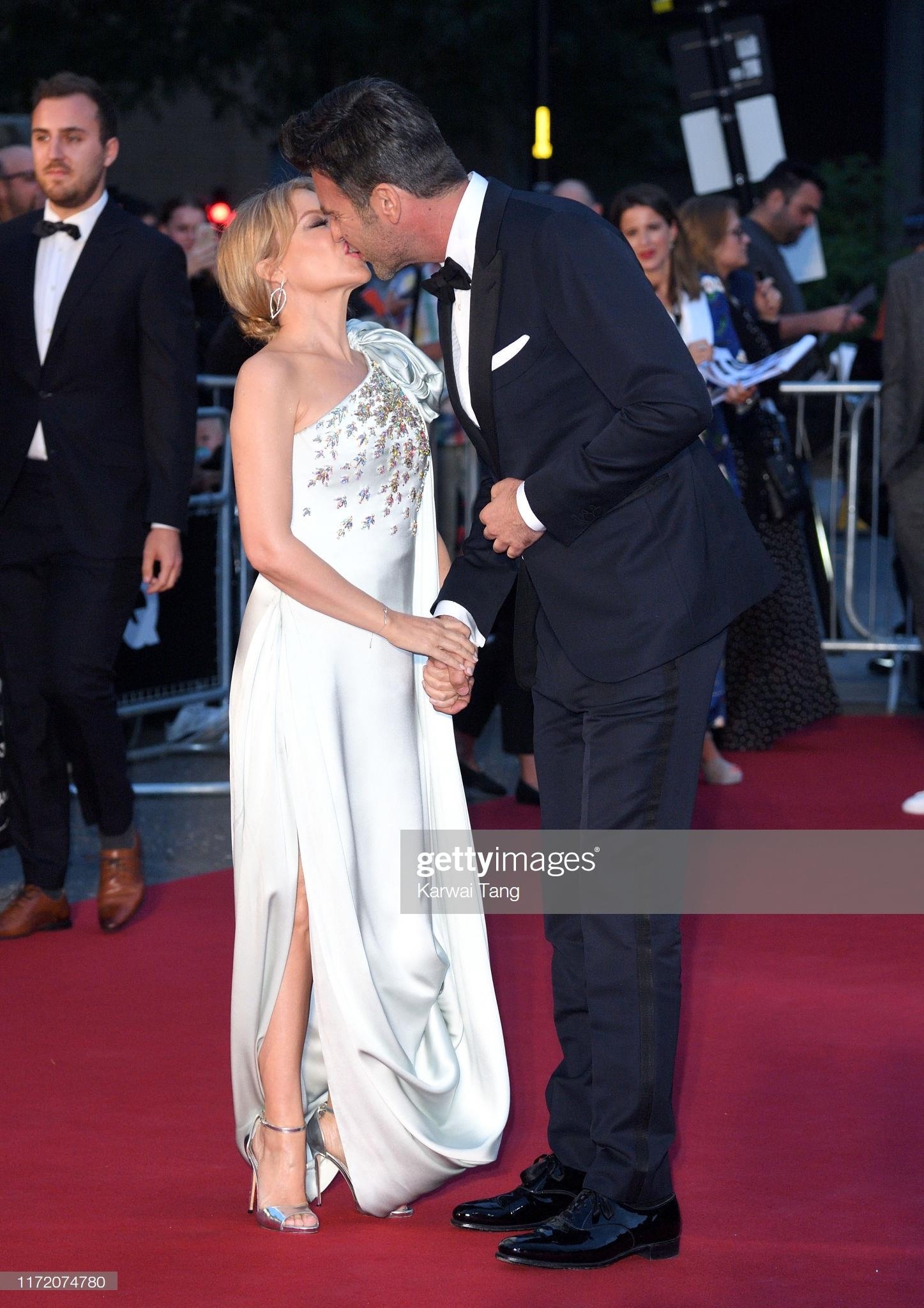 gia dinh David Beckham tren tham do 2019 anh 11