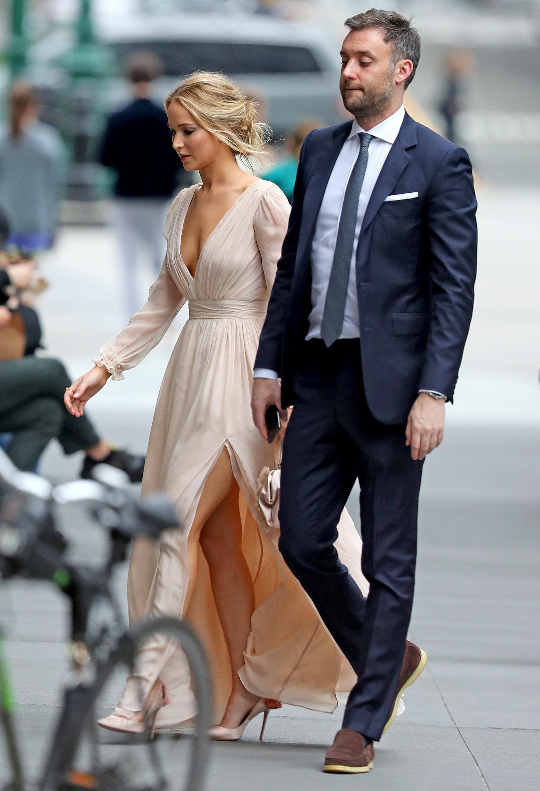 Jennifer Lawrence va Emma Watson anh 4