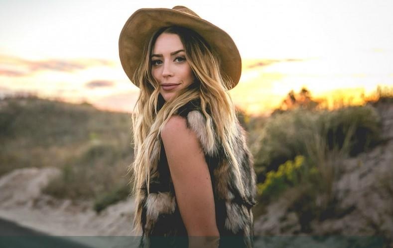 ca sĩ Kylie Rae Harris  ảnh 2 ca si Kylie Rae Harris anh 2