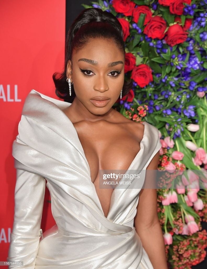 thien than Victoria's Secret anh 11