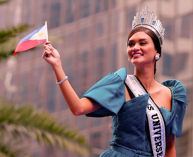 Hoa hau Hoan vu 2015 Pia Wurtzbach anh 1
