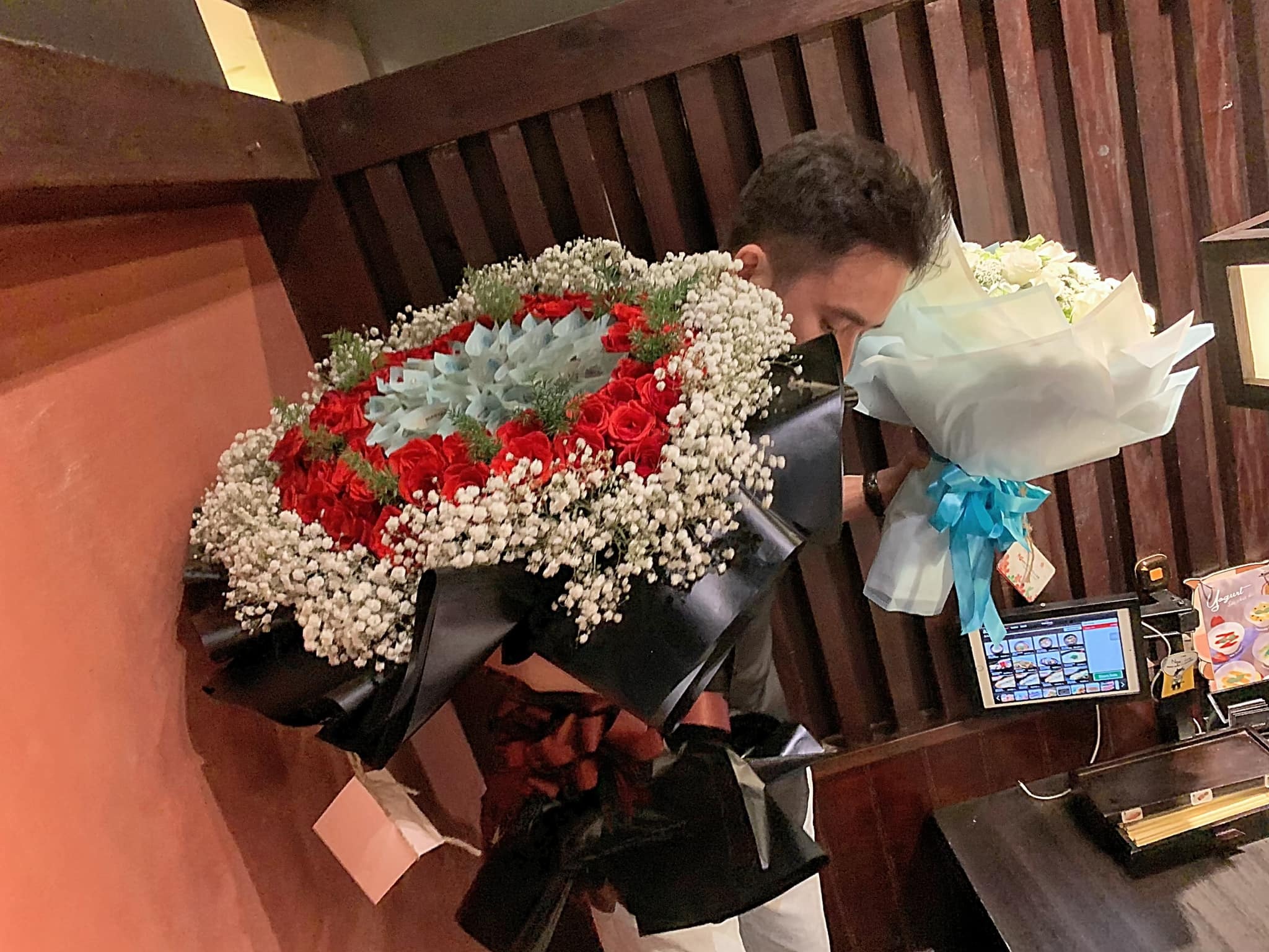 Phan Manh Quynh va ban gai anh 4