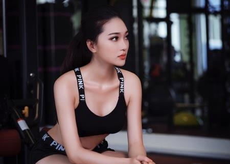 'Ban gai tin don' Phan Van Duc thay doi ra sao sau 2 nam thi hoa hau? hinh anh