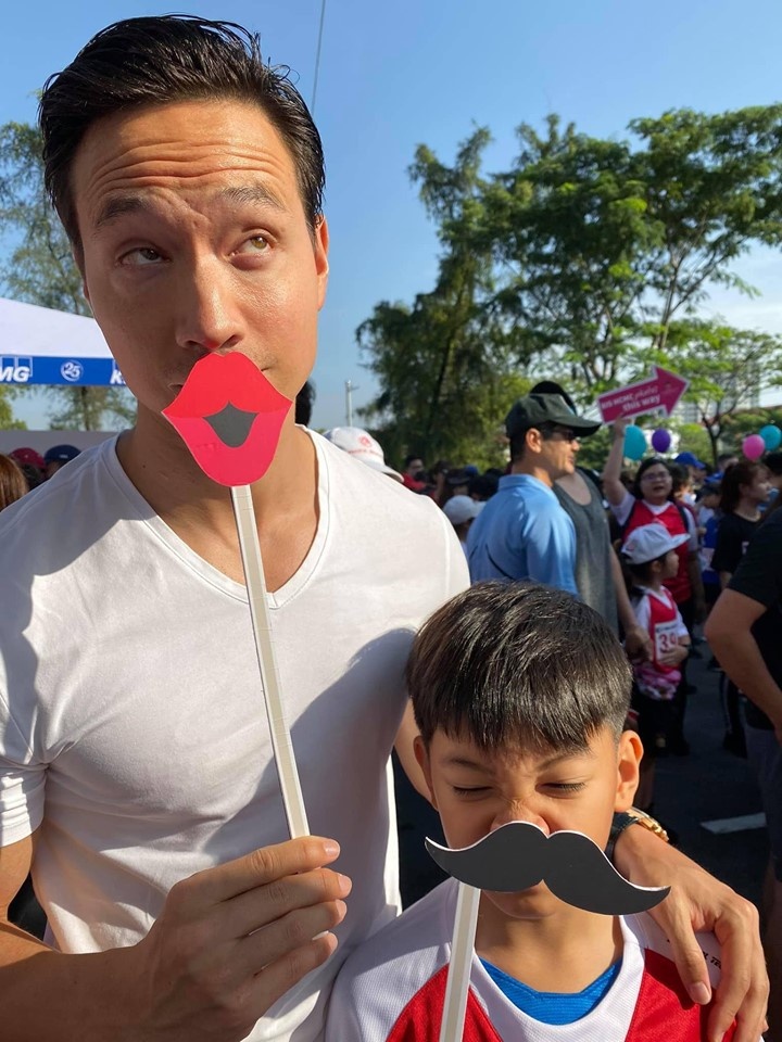 Jun Vu khoe nguc voi vay hai day anh 9