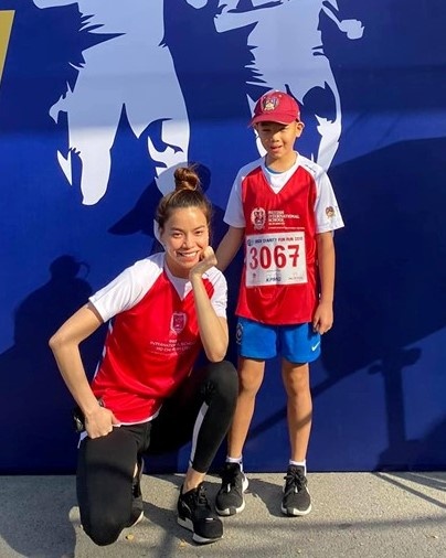 Jun Vu khoe nguc voi vay hai day anh 8