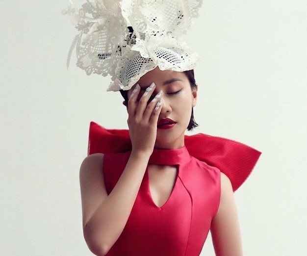 Jun Vu khoe nguc voi vay hai day anh 18