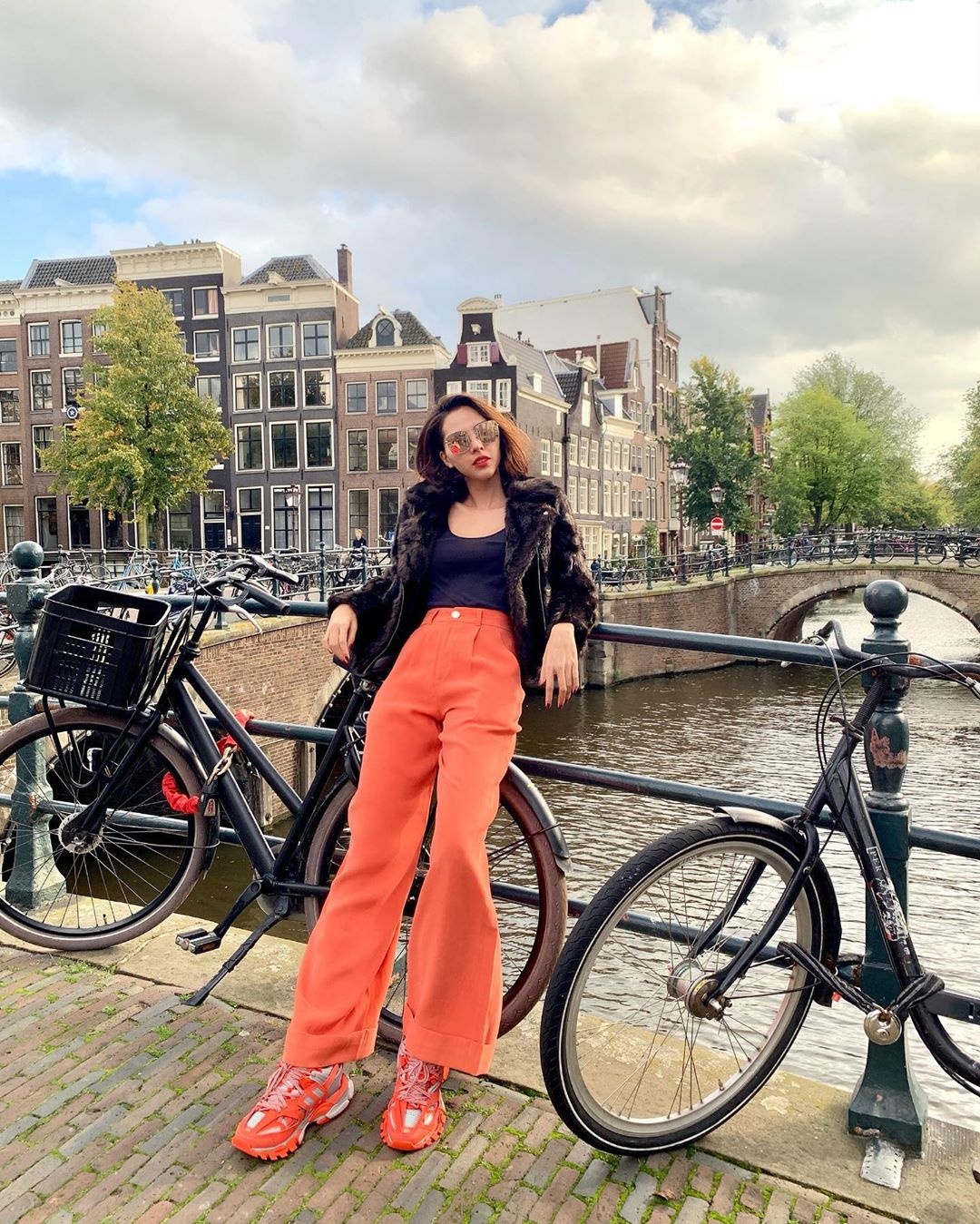 Jun Vu khoe nguc voi vay hai day anh 12