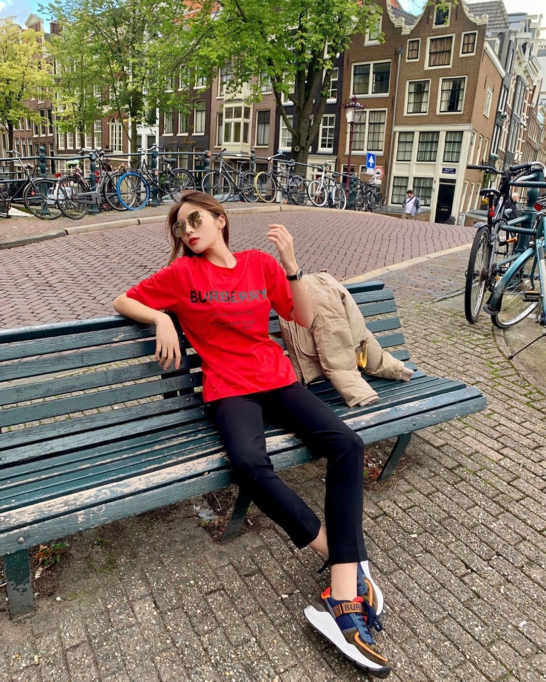 Jun Vu khoe nguc voi vay hai day anh 11