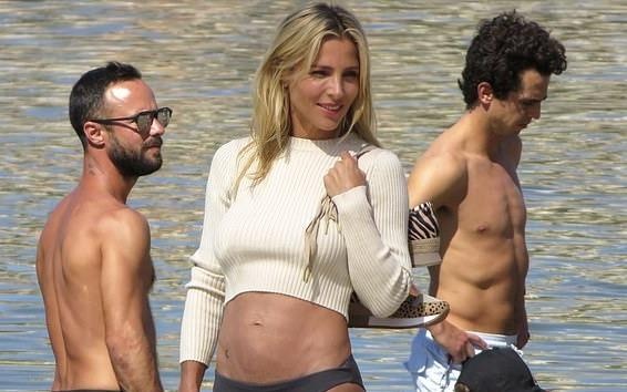 Vo 'Than Sam' Chris Hemsworth co voc dang san chac o tuoi 43 hinh anh