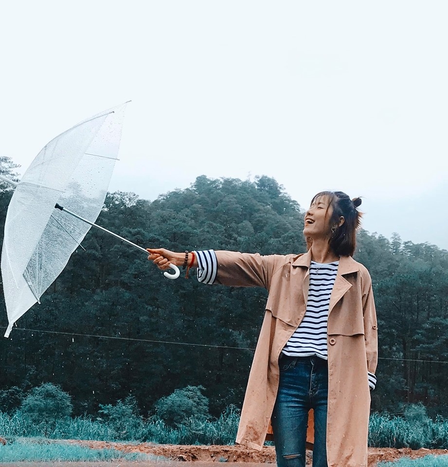 Oanh Kieu dong Tieng set trong mua anh 8