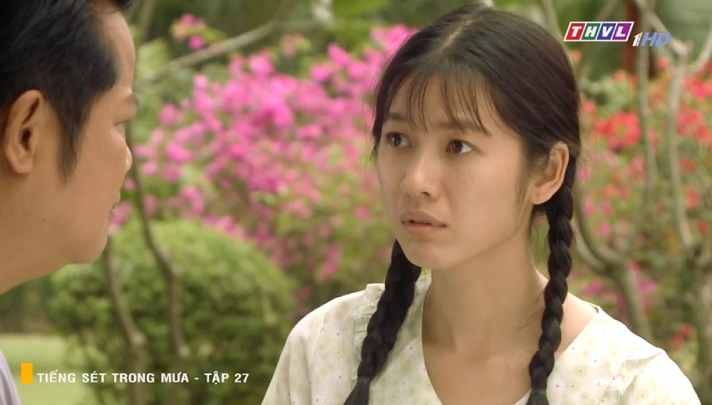 Oanh Kieu dong Tieng set trong mua anh 1