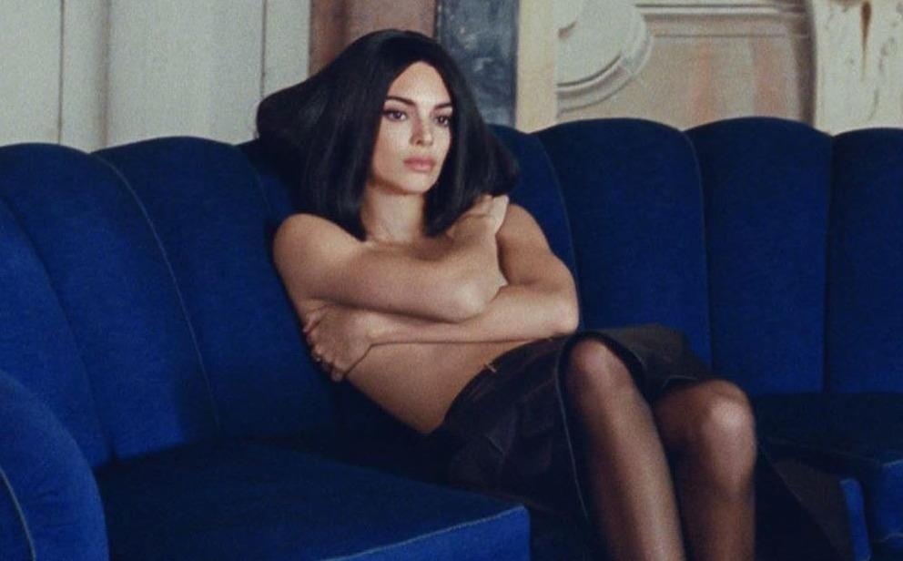 Kendall Jenner ban nude trong hau truong chup anh thoi trang hinh anh