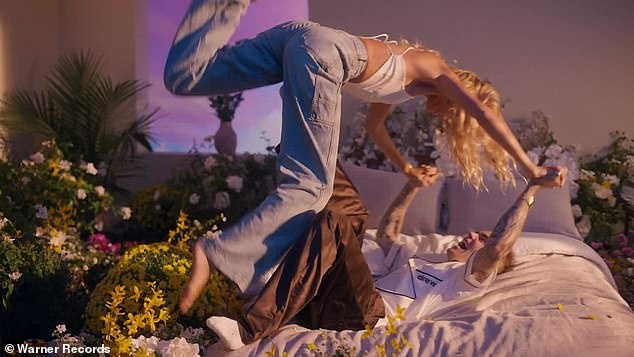 Justin Bieber hon vo Hailey Baldwin anh 8