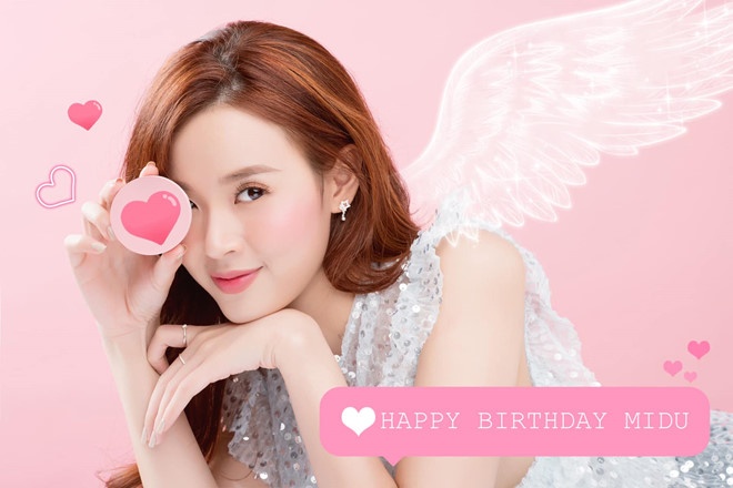 Ky Duyen coi ao khoe noi y anh 19