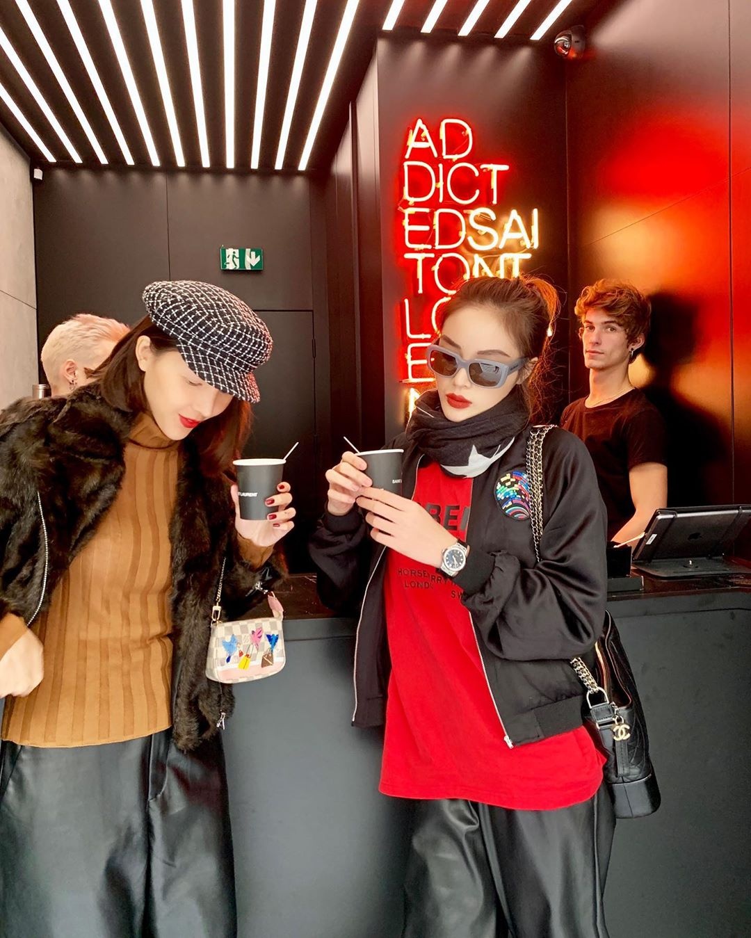 Ky Duyen coi ao khoe noi y anh 6