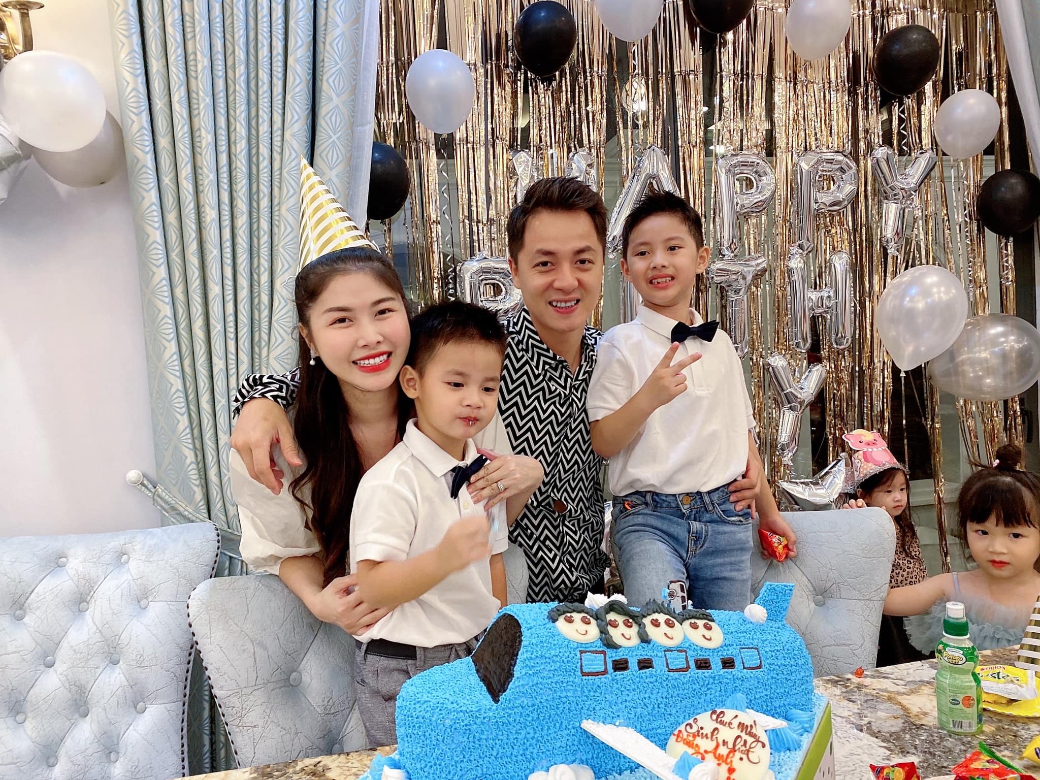 sinh nhat con trai Dang Khoi anh 1