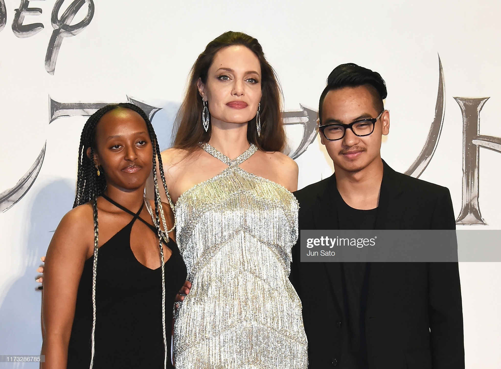 Angelina Jolie do sac voi Elle Fanning anh 13