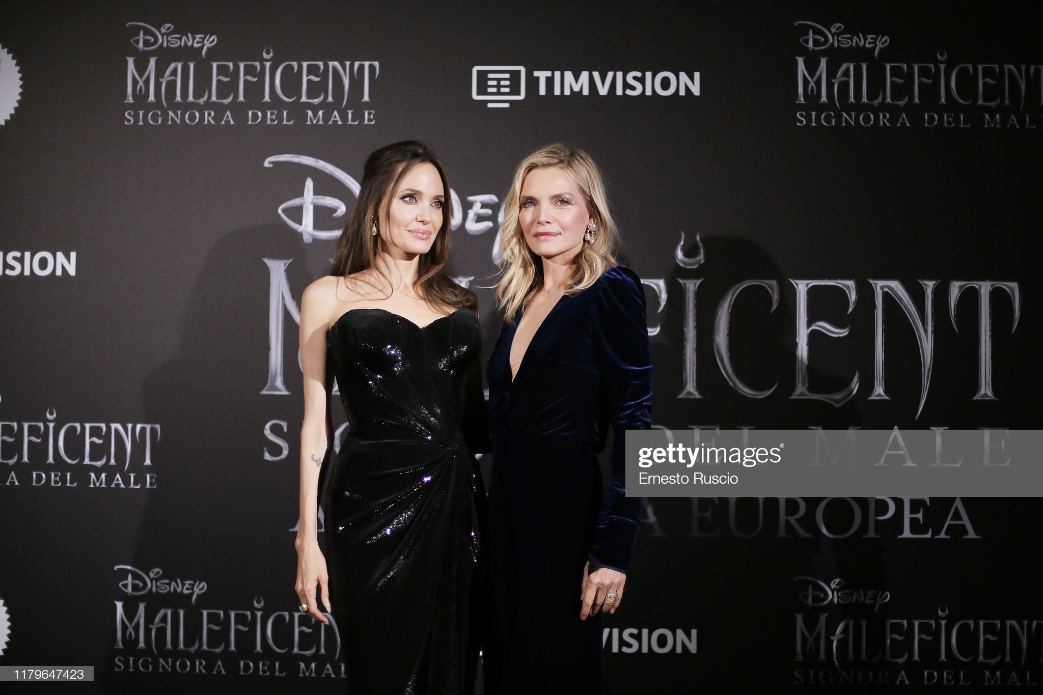 Angelina Jolie do sac voi Elle Fanning anh 10