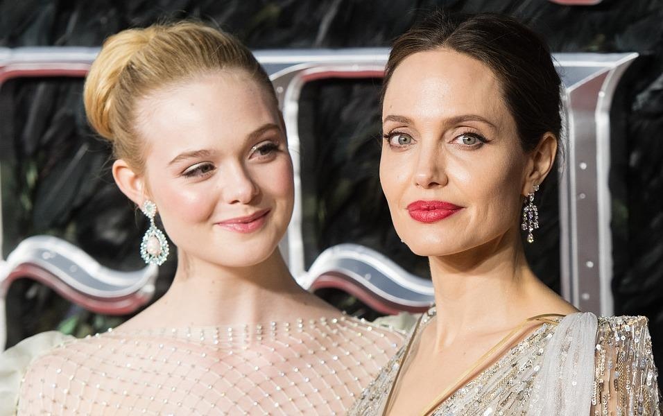 Angelina Jolie do sac voi 'cong chua Hollywood' Elle Fanning hinh anh
